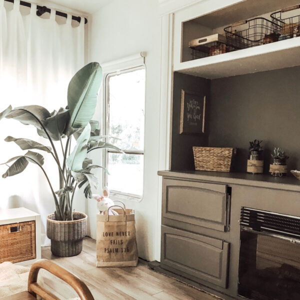 Renovated Holiday Rambler 5th Wheel by @cleverfoxmama