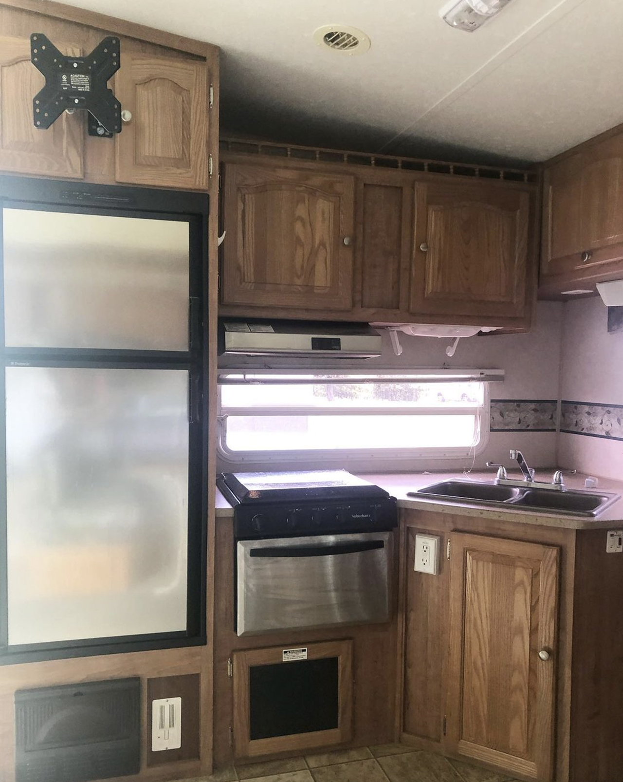 Renovated Forest River Fifth Wheel by @southsidecamper