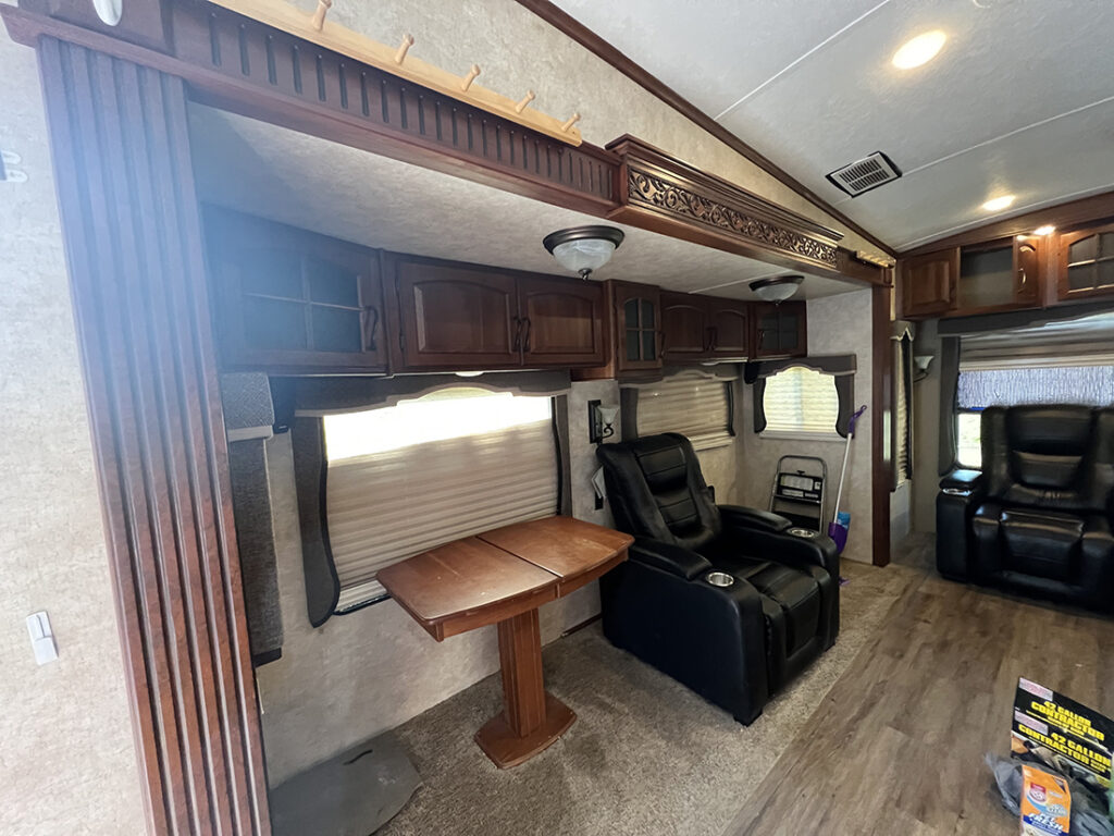 2014 Keystone Montana 3402RL before reno