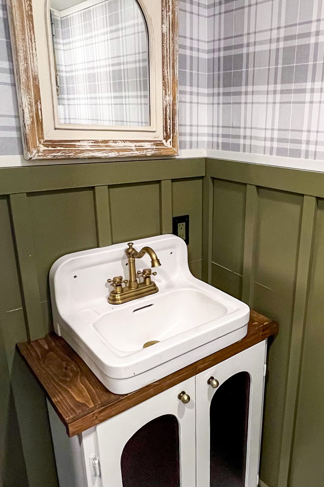 RV with antique farmhouse sink