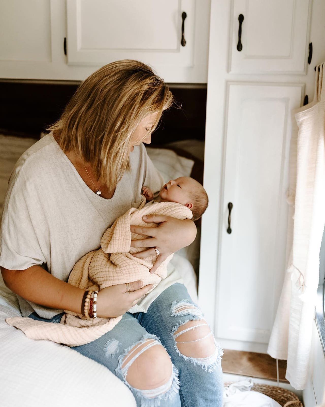 family welcomes newborn in RV home birth Photo by @tessiewestphoto